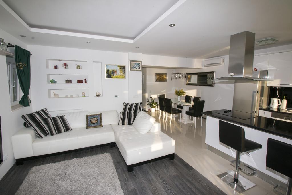 Apartment Mate Omiš Εξωτερικό φωτογραφία